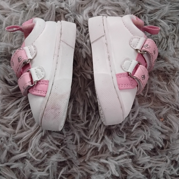 Winnie The Pooh Shoes 🩷 - Picture 4 of 6
